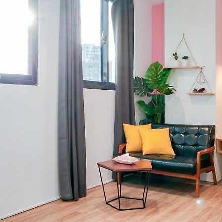 Sleepier Multi-Minsu Tainan Apartment Bagian luar foto