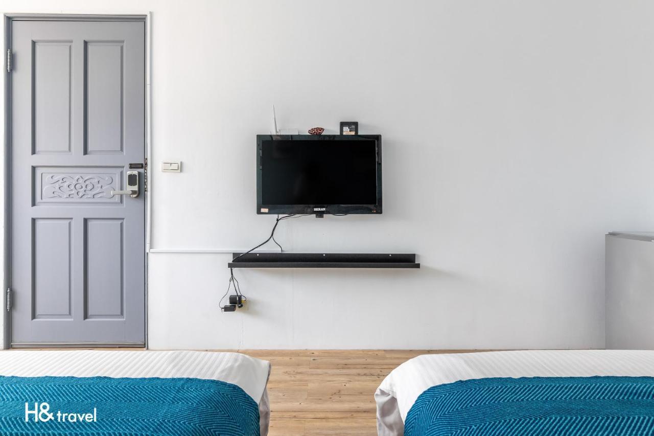 Sleepier Multi-Minsu Tainan Apartment Bagian luar foto