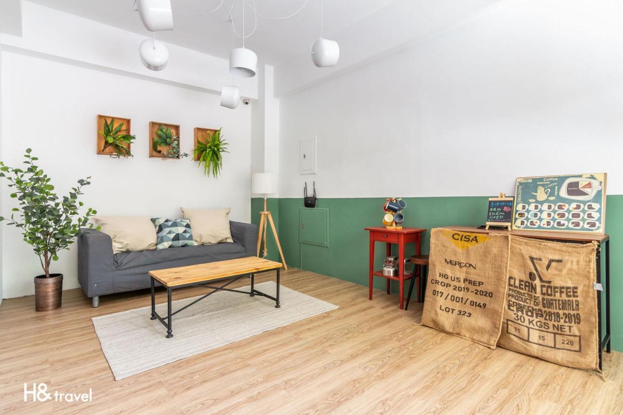 Sleepier Multi-Minsu Tainan Apartment Bagian luar foto